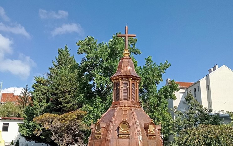 Podizanje obnovljenih kupola bazilike Presvetog Srca Isusova u Zagrebu